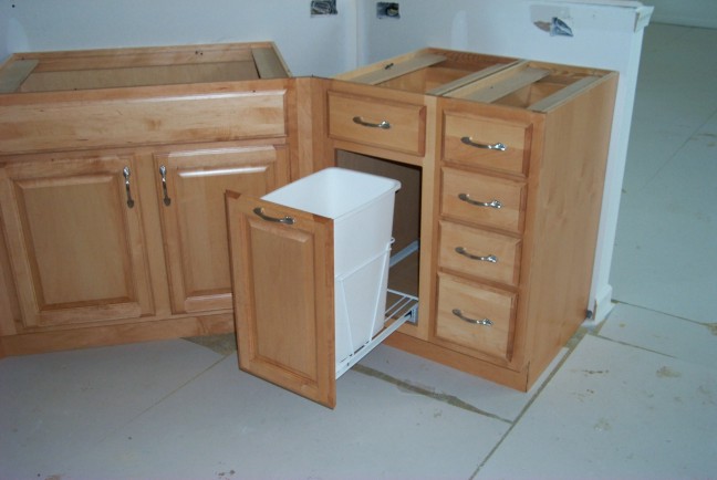 cabinets6.jpg (46248 bytes)