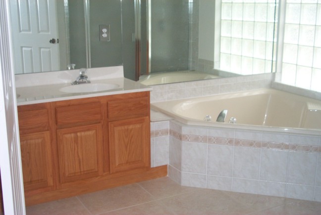 bathroom cabinets 11-5-03.jpg (46933 bytes)